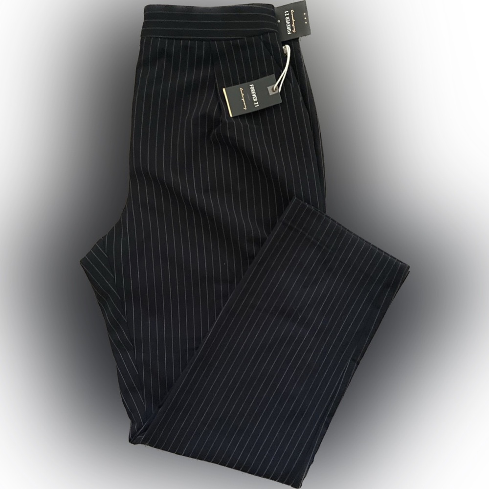 Forever 21 Women's ankle pants. Size L, New